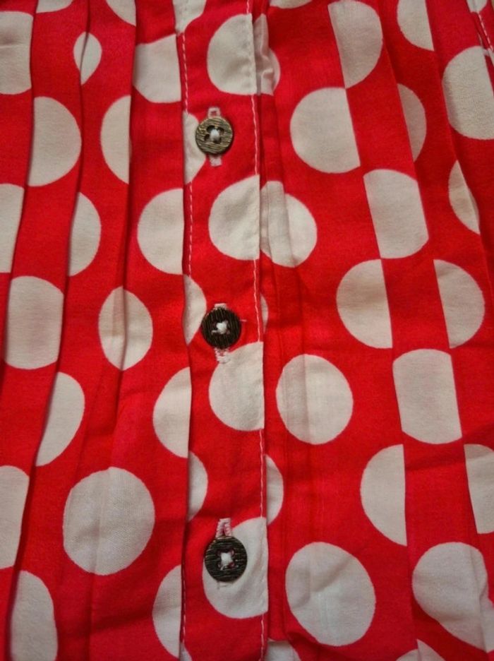Robe rouge pois plissé et culotte cache couche - photo numéro 11