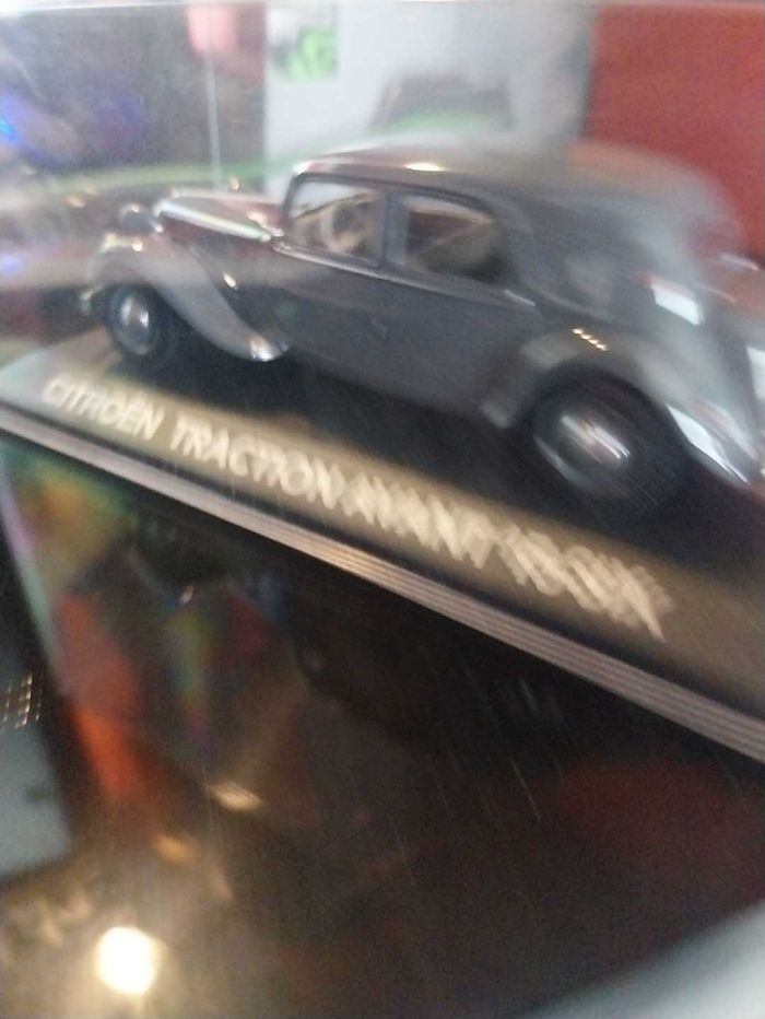 Voiture collection Citroën traction avant 15-SIX - photo numéro 5