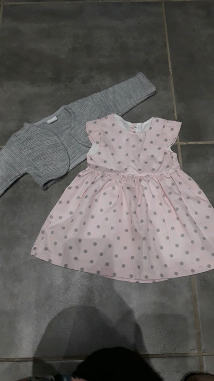 Ensemble robe et gilet taille 3 mois neuf