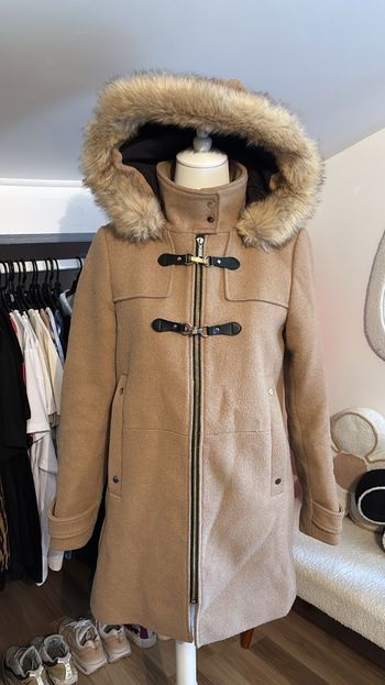 Manteau marron avec capuche fourrure Mango T36