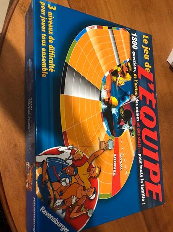 Joux de société le jeu de l’équipe 3 niveau de difficulté à partir de 8 ans très bon état