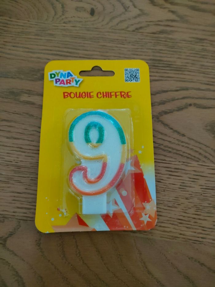 Bougie chiffre "9" neuve pour anniversaire ou autre utilisation