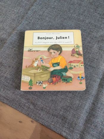 Livre bonjour Julien
