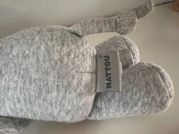 Peluche éléphant nattou  Neuf  Vendu sans boite                #bebefille6mois_candysand    #bebegarcon #naissance #naissancegarcon #nourrisson #maternité #sacfemme #grossesse #ensemblebebe #prixnegociable #prixlots #chauffebiberon #éveil #eveilbebe #joue - photo numéro 3