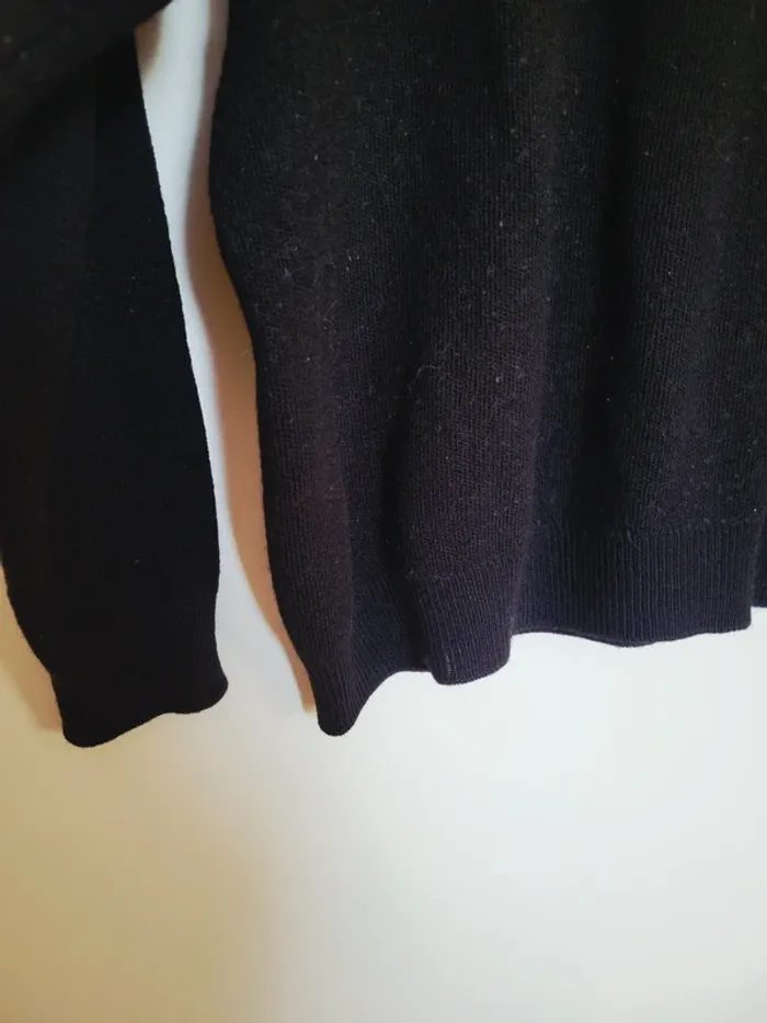 Pull noir Lacoste - photo numéro 2