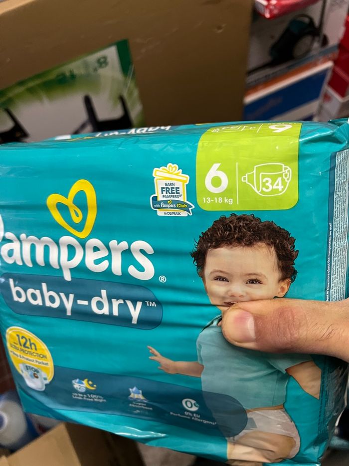 Couches Pampers taille 6 et 7