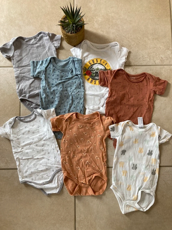 Lot de 7 bodies taille 3-6 mois