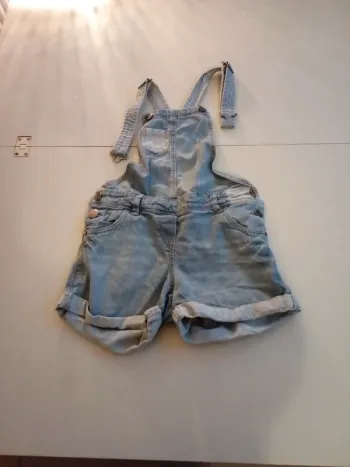 Salopette short en jean c&A 152 cm réglable à l'intérieur