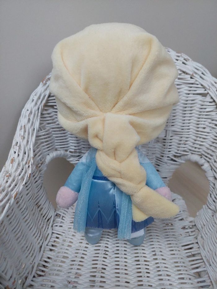 Disney - peluche reine des neige Frozen 2 - photo numéro 3