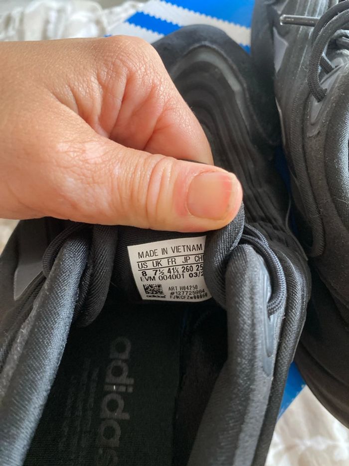 Basket adidas taille 41,5 - photo numéro 5