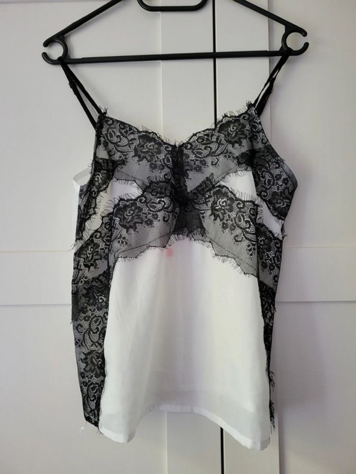 Top noir et blanc