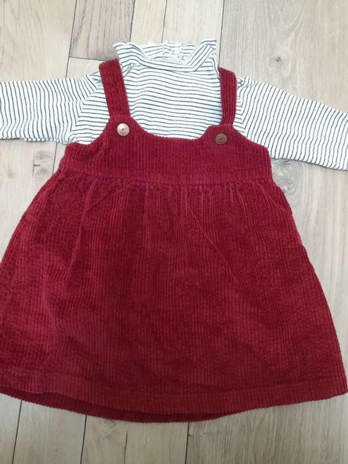 Robe en velours rouge 18 mois