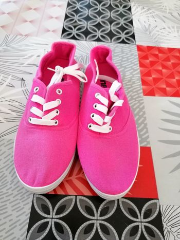 Chaussures NPO rose pointure 38.