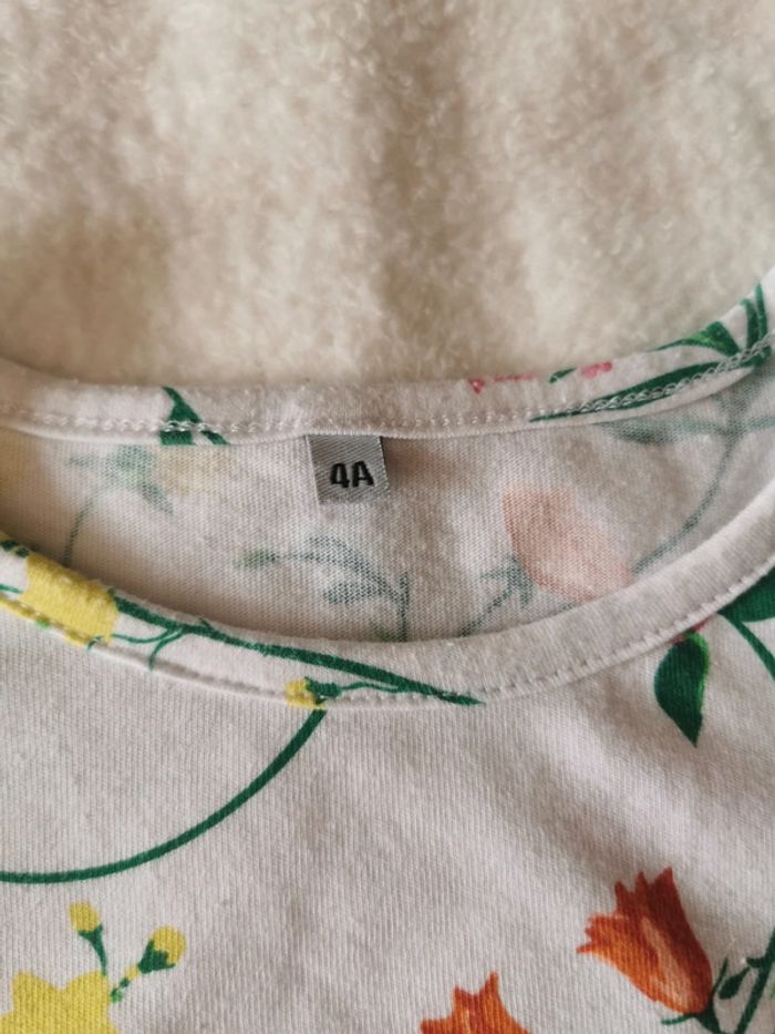 Tee-shirt fleuri - photo numéro 3