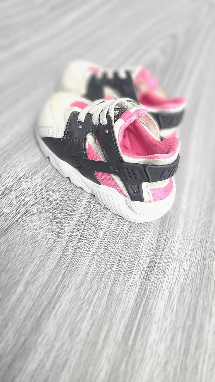 Nike Huarache Bébé Rose Noir Blanche Taille 21 - photo numéro 8