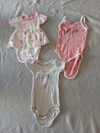 Lot bodies été 6 mois