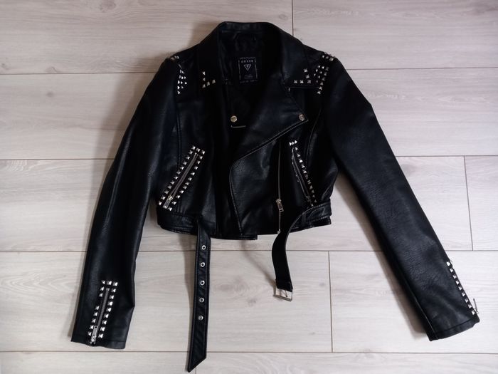 Perfecto veste Guess