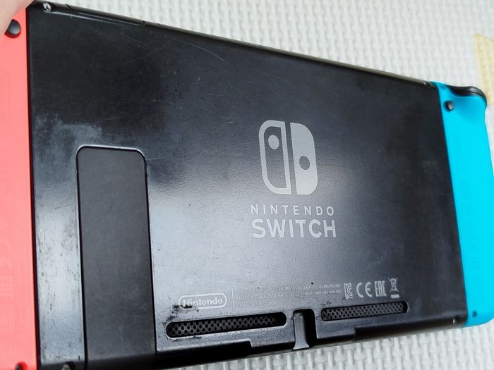 Console Nintendo Switch - photo numéro 3