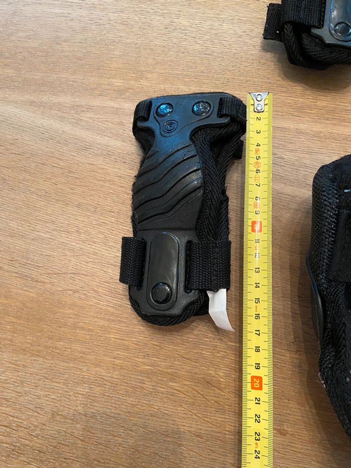 Lot de deux paires de protections genoux et deux paires de protections mains taille S - photo numéro 19