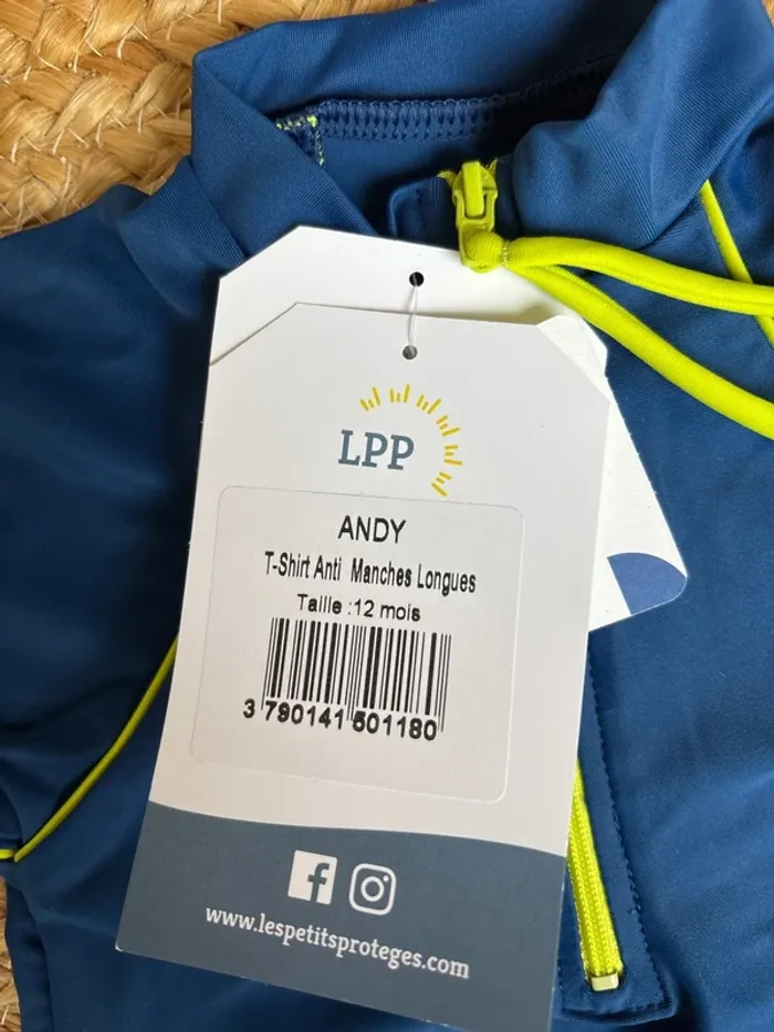 Tee shirt anti UV - neuf - 12 mois - photo numéro 7