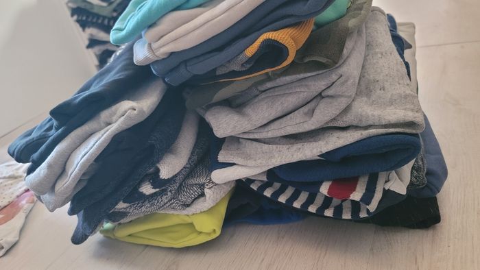Lot pull et gilet 8 ans - photo numéro 3