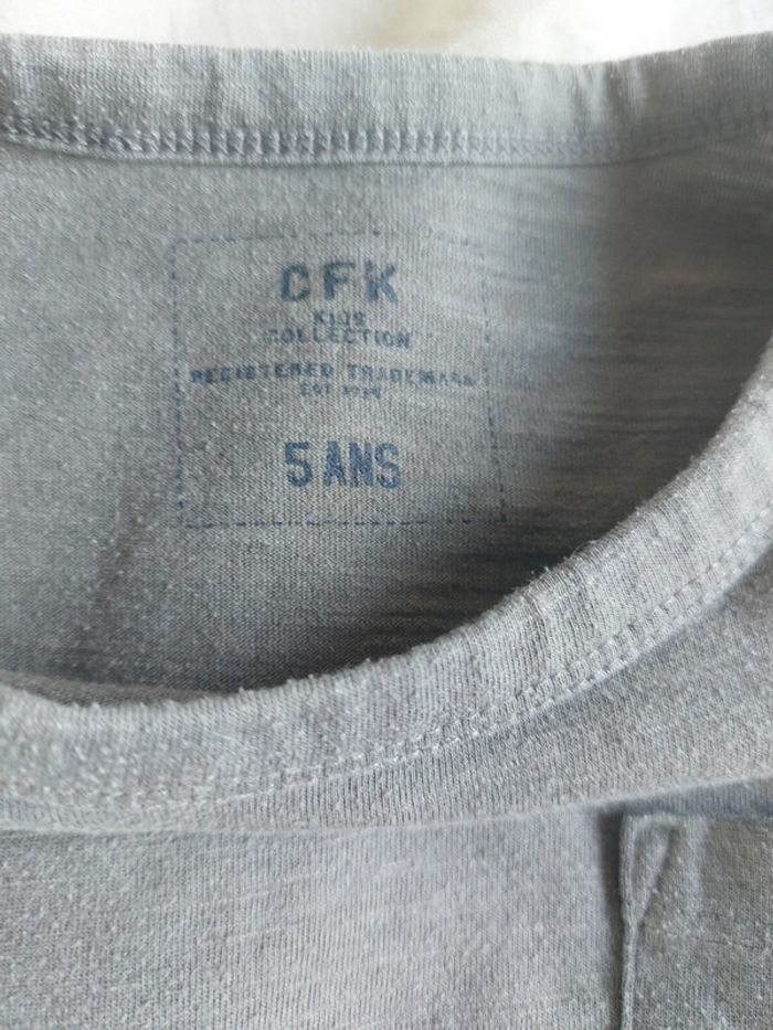 Tee-shirt C.F.K Monoprix taille 5 ans - photo numéro 3