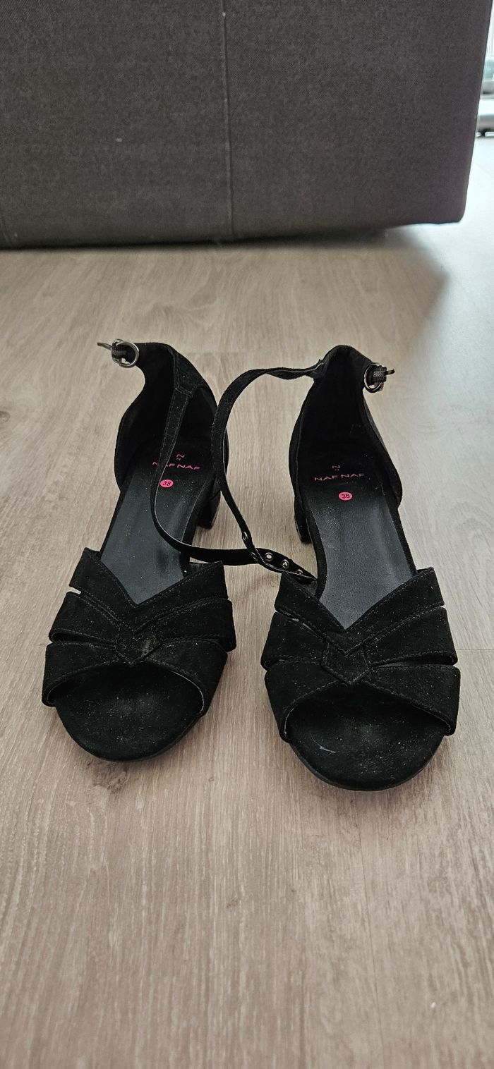 Pied nu petit talon - photo numéro 2