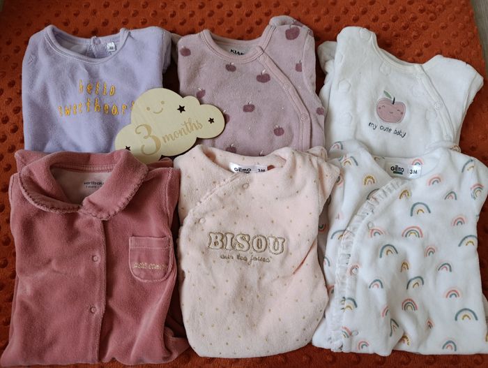 Lot de pyjamas - photo numéro 3