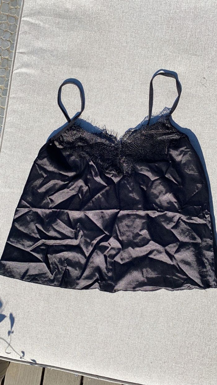 Haut de pyjama noir satiné