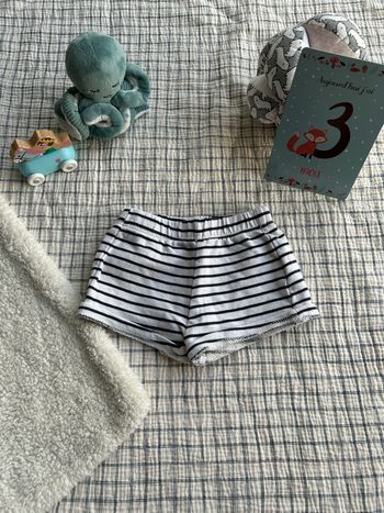 Short mixte taille 3 mois 