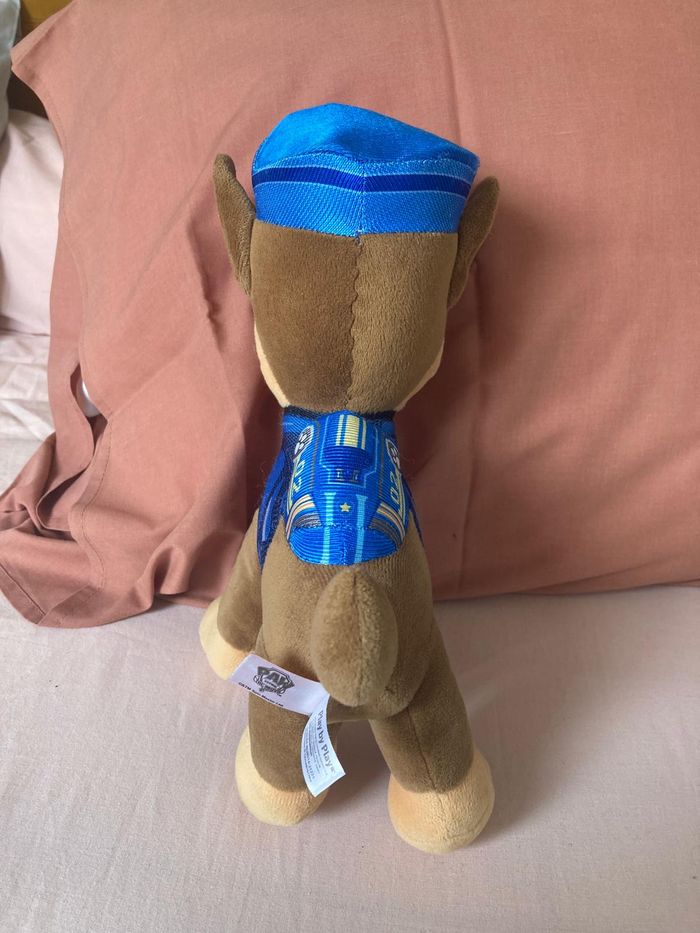 Peluche Chase Pat’ Patrouille 25 cm – Nickelodeon, très bon état, idéal enfant ou collection - photo numéro 3