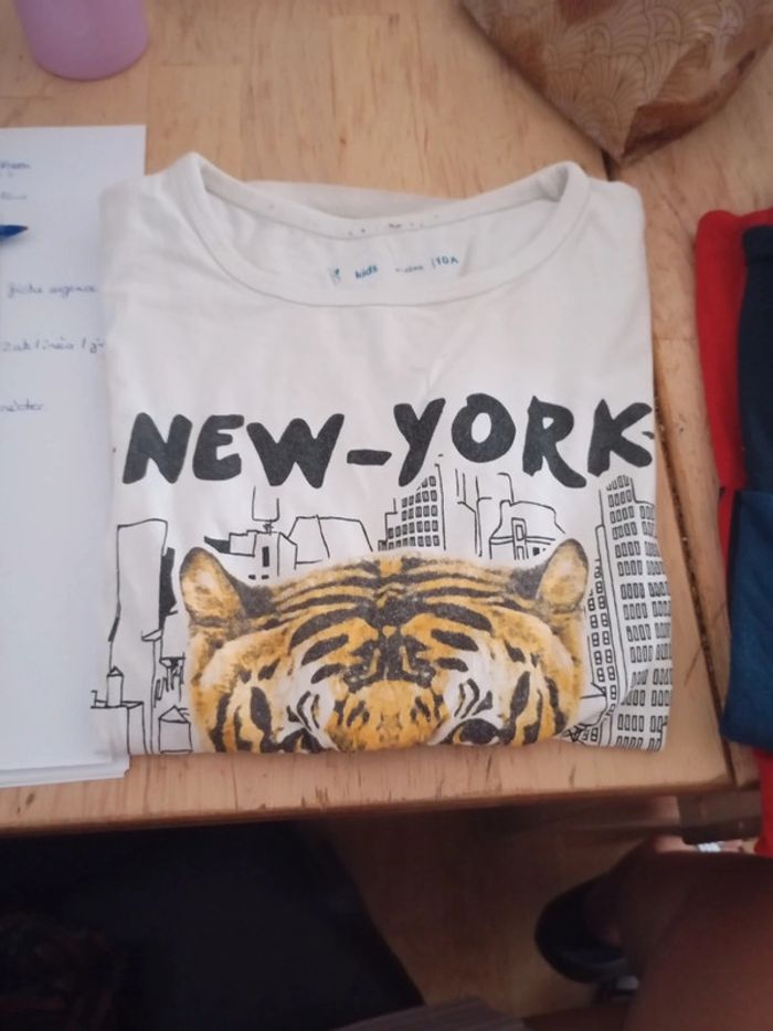 2 t shirt 8;10 ans - photo numéro 2