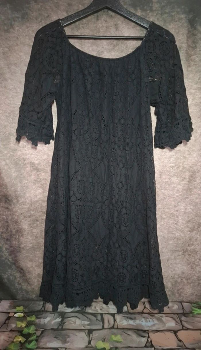 Robe dentelle noire - photo numéro 2