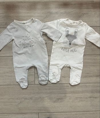 2 pyjamas