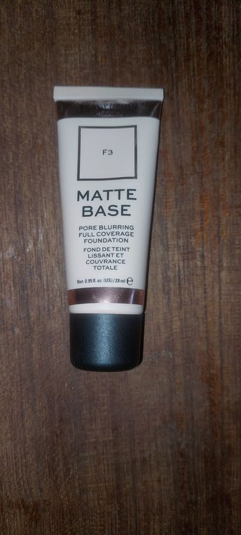 Fond de teint revolution