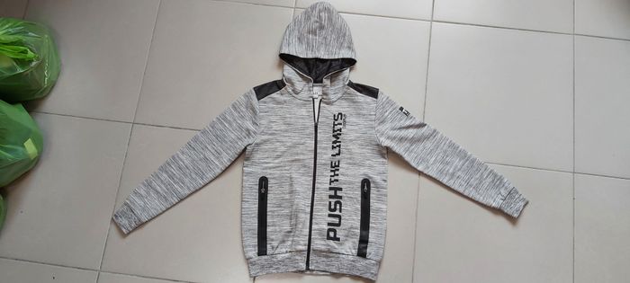 Gilet zippé à capuche 14 ans