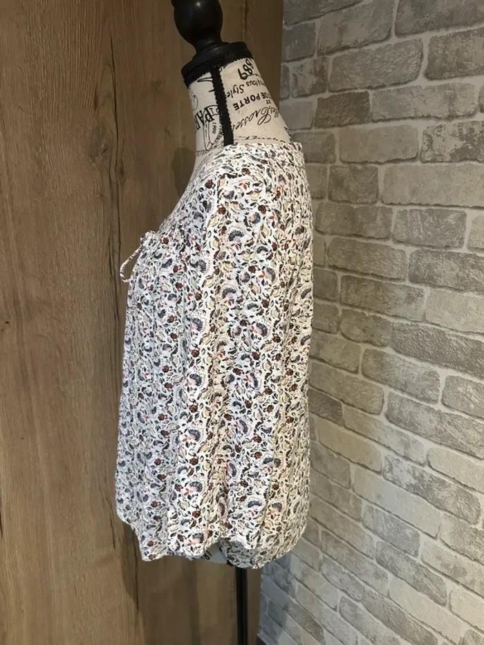 Blouse fleurie manches longues taille 42/44 - photo numéro 3