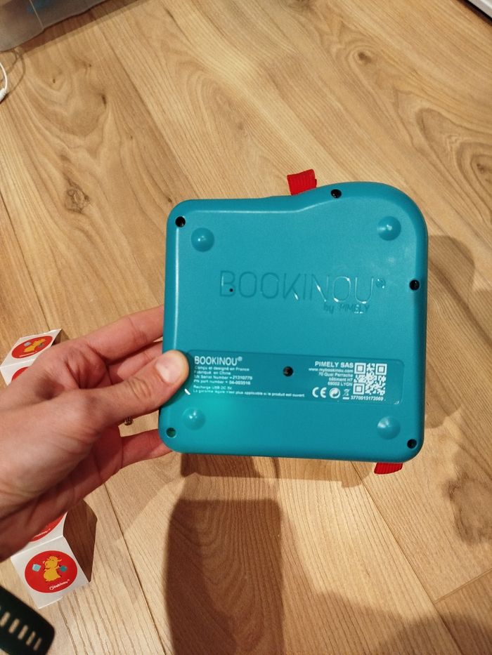 Bookinou avec carte de voyage et vignettes - photo numéro 3