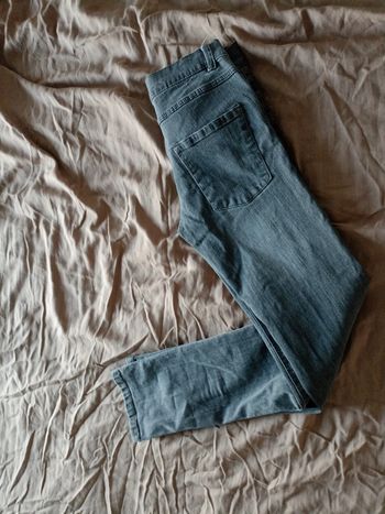 Très beau jean gris