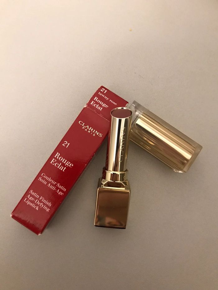 Clarins paris 21 rouge éclat coulleur satin sion anti-age - photo numéro 2