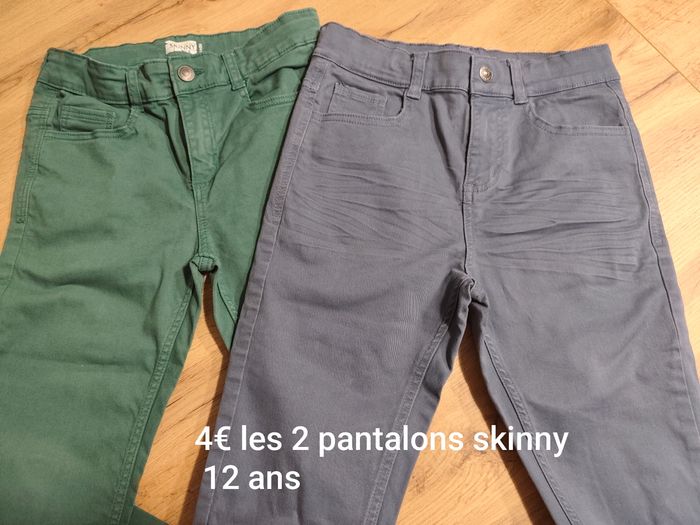 Lot de 2 pantalons taille 12 ans