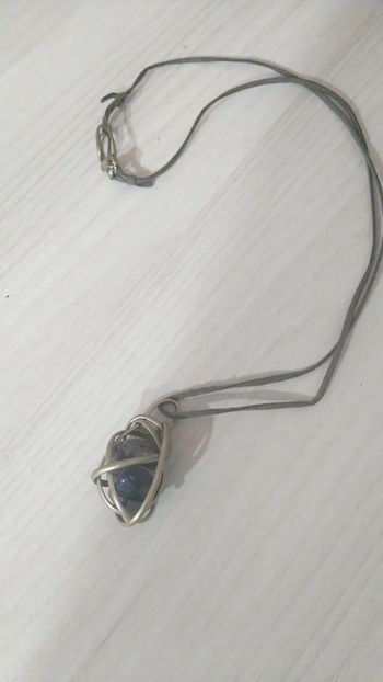 Sautoir avec pierre