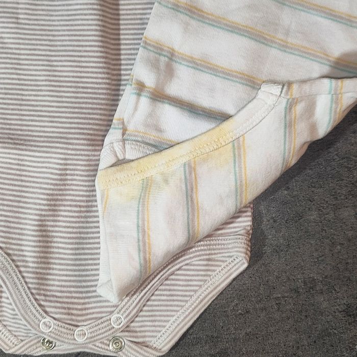 Lot bodies bébé mixte - photo numéro 2