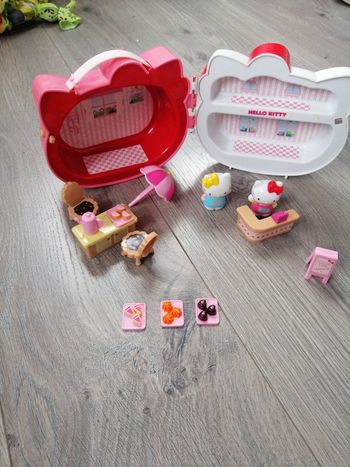 Maison salon de thé hello kitty