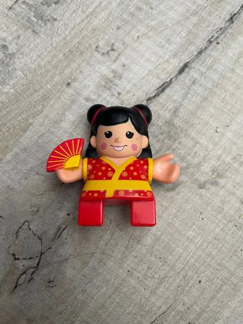 Très jolie figurine enfant