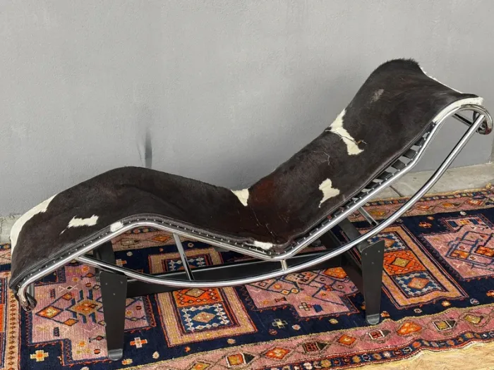 Chaise Longue vintage en cuir de vache – design iconique moderniste - photo numéro 4