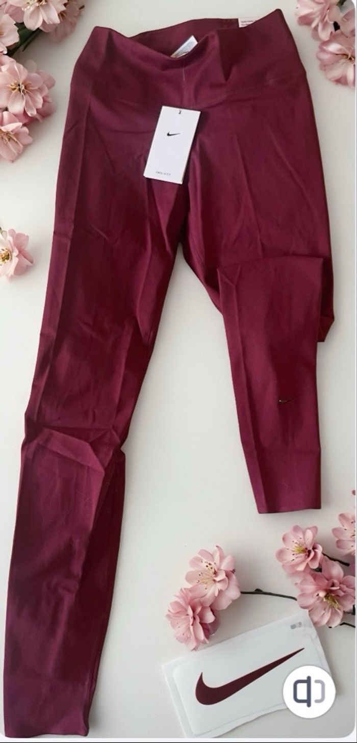 Legging Nike One ,Taille M. Neuf avec étiquette et emballage. - photo numéro 2