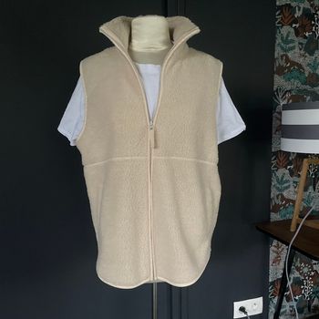 Gilet sans manche moumoute