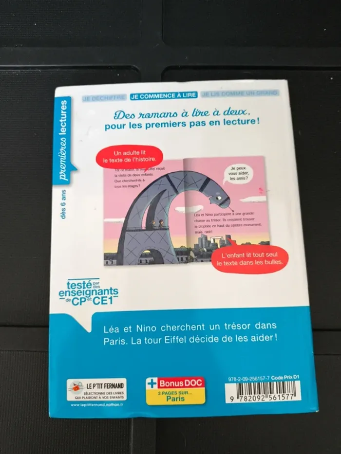 Livre "la tour Eiffel se balade à Paris !" - photo numéro 3