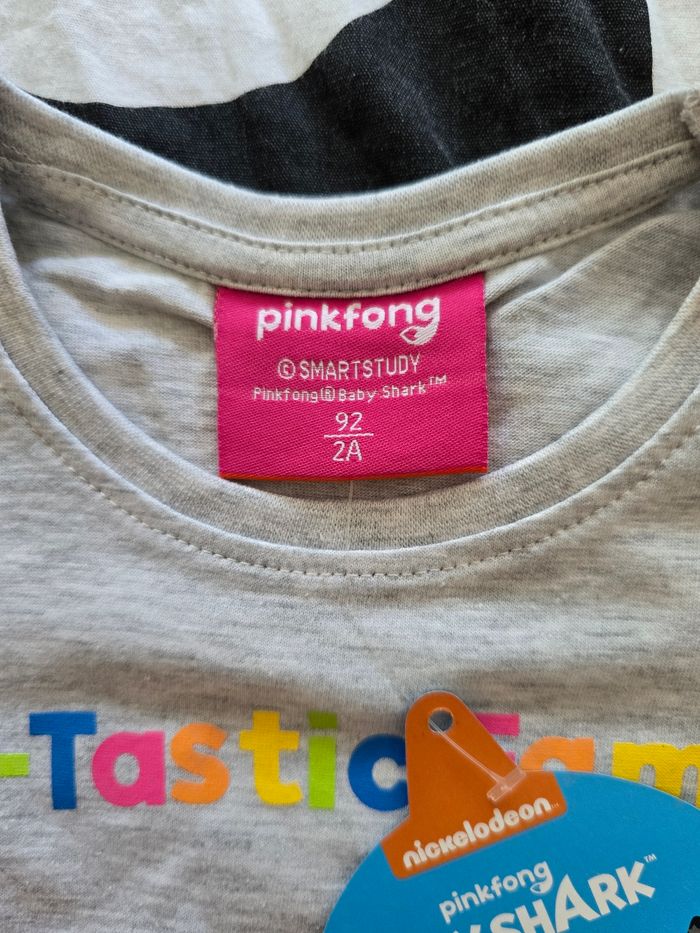 T-shirt baby shark 2ans - photo numéro 4